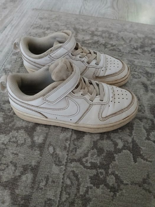 Biale nike na rzep