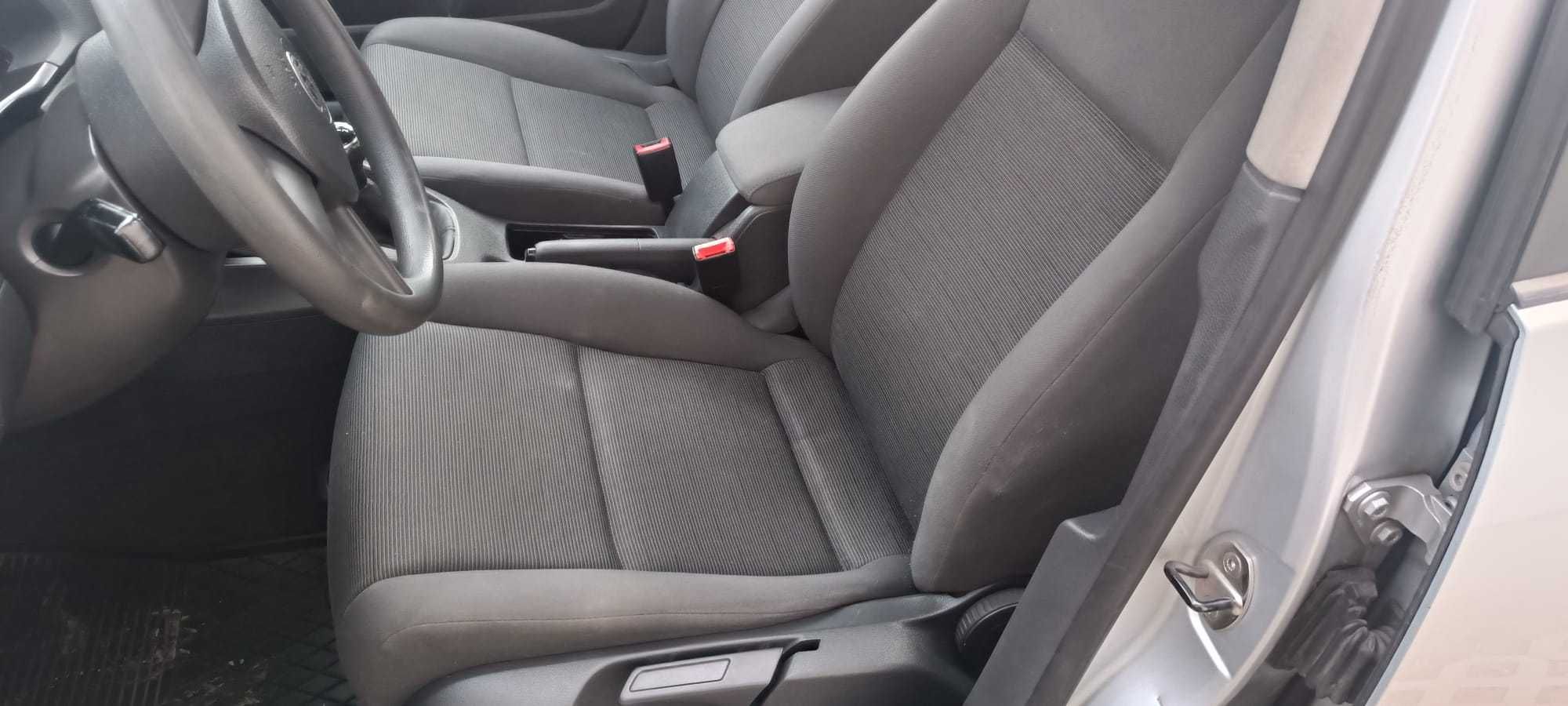 Sprzedam VW Volkswagen Golf V 1.6 Fsi 16V opłaty do września
