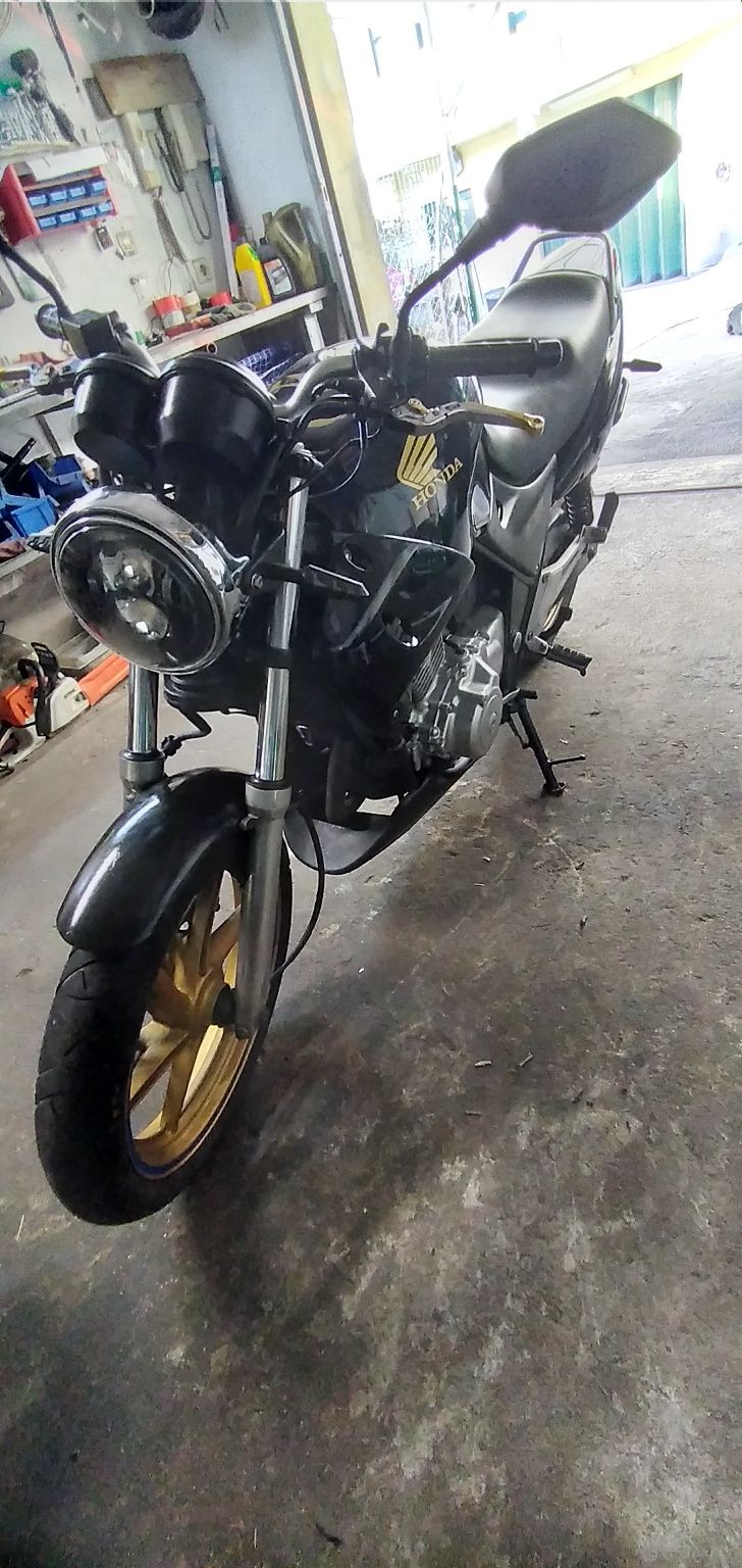 Honda CB 500c Aceito retoma de 125cc até 1.000,€ por carro ou mota 125