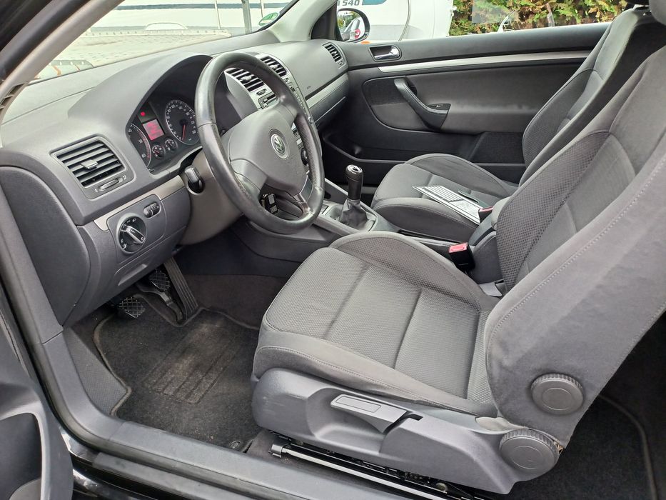 Volkswagen Golf V 1.9 TDI 105 KM – Klimatronik, Navi, Kamera cofania