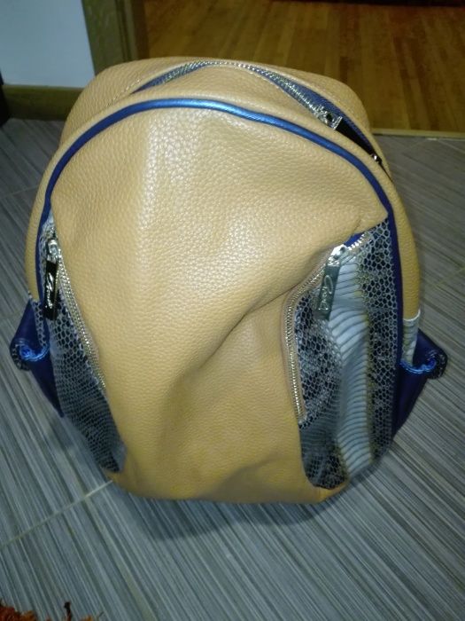 Mochila Axel camel
