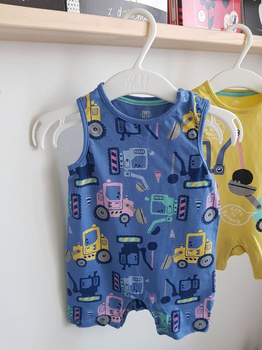 Zestaw rampersów F&F - 62 (do 3 miesięcy) dla chłopca w koparki