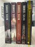 Vendo livros de Daniel Silva