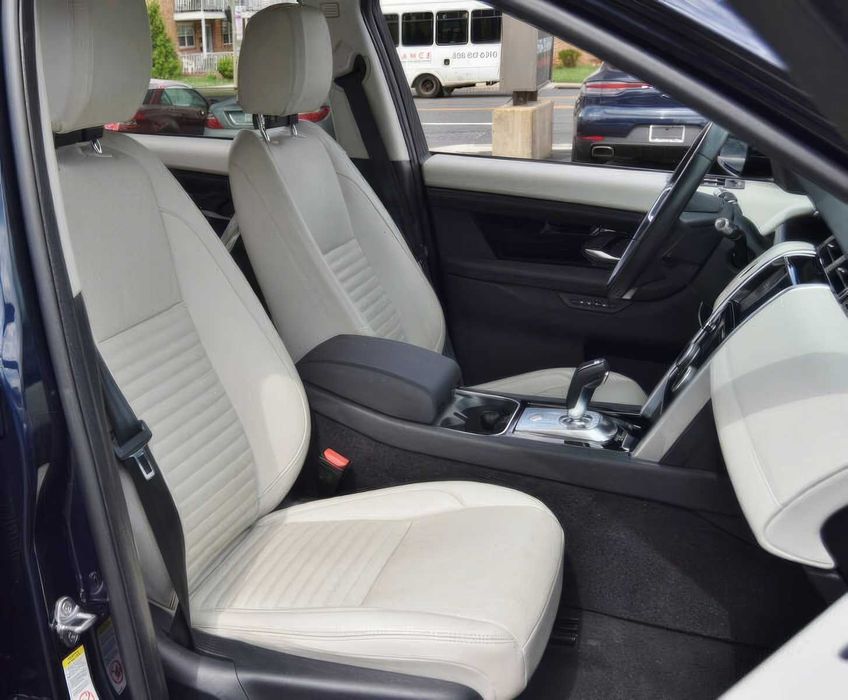 Land Rover Discovery Sport P250 S      2022