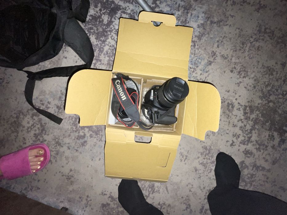 Фотоопарат Canon