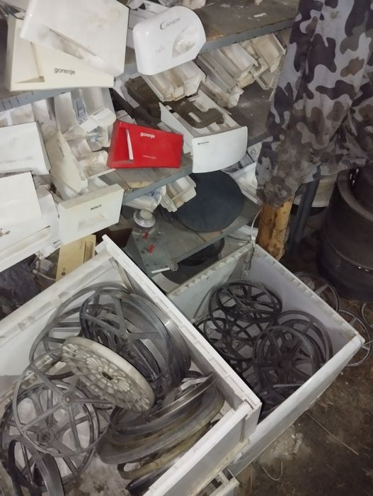 Люк на стиральную машину .Большой выбор запчастей.
Двигатель
Модуля
Ко