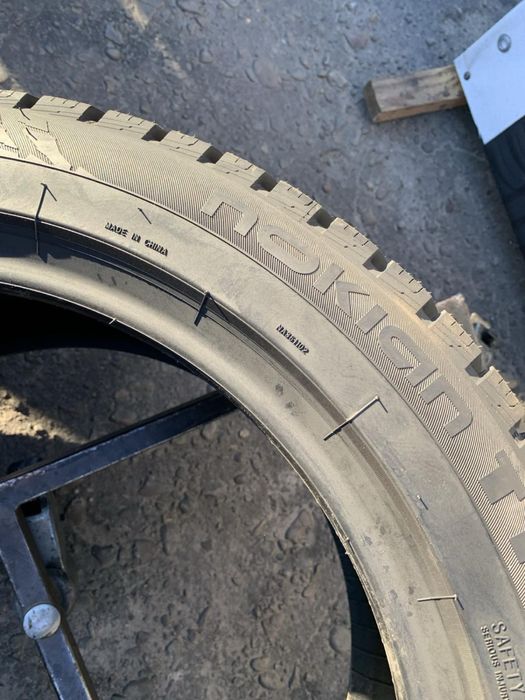 Шини нові 235/45 R17 Nokian зима нові 2023 року