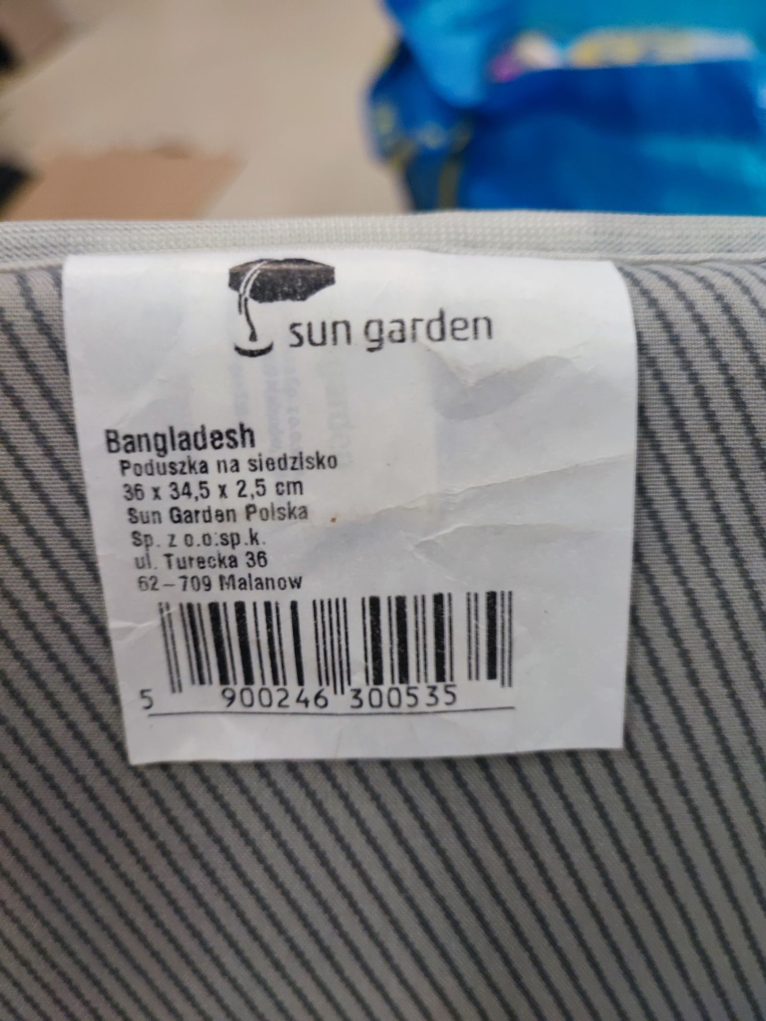B100 4 szt Poduszki na siedzisko szare

36 x 34,5 x 2,5 cm

Sun Garden