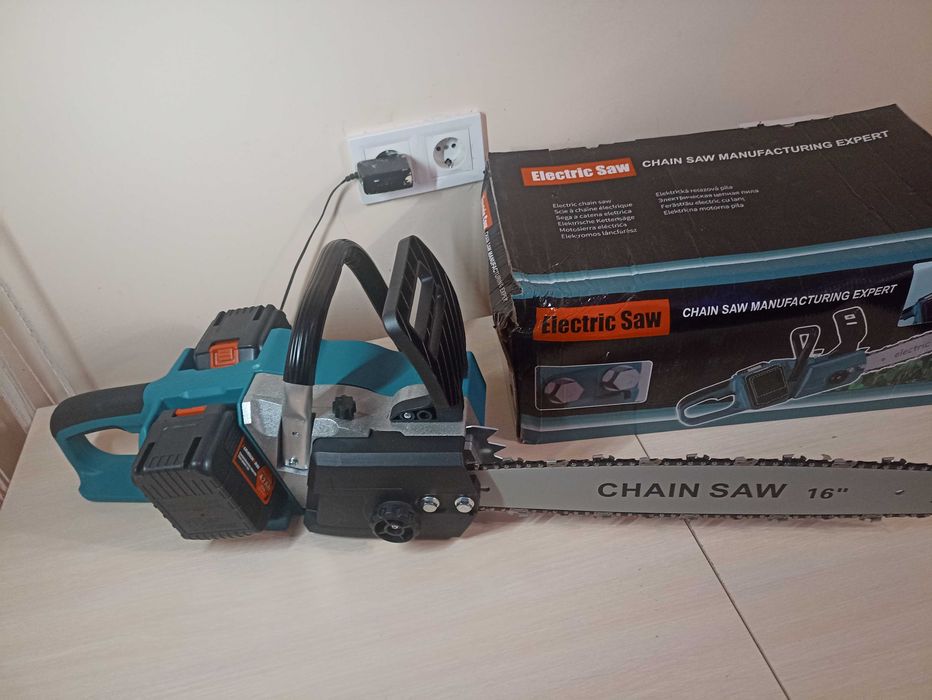 Акумуляторна пила Makita Duc 355 z