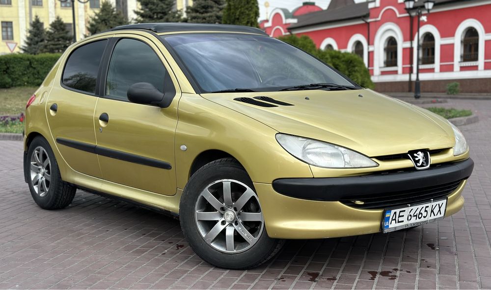 Продам Peugeot 206 2002 1.4 автомат