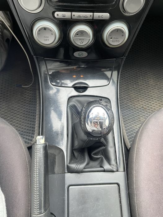 Панель ручки кпп, прикурювач, центральна консоль мазда 6