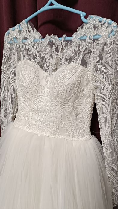 Весільна сукня для тендітної дівчинки