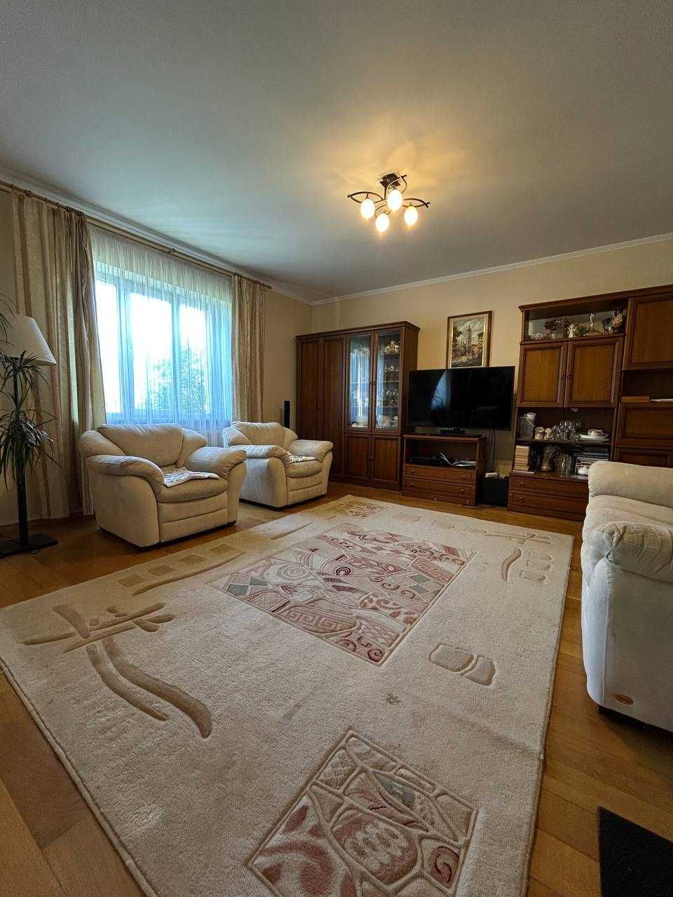Продаж Будинку Окремого 230 м2, 10 сотих с. Басівка + Гараж 2 авто