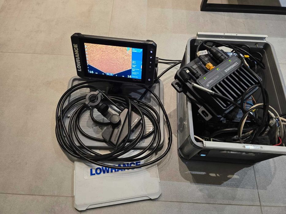 Lowrance Elite FS9 Active Imaging 3-in-1 + Active Target 1 + sztyca