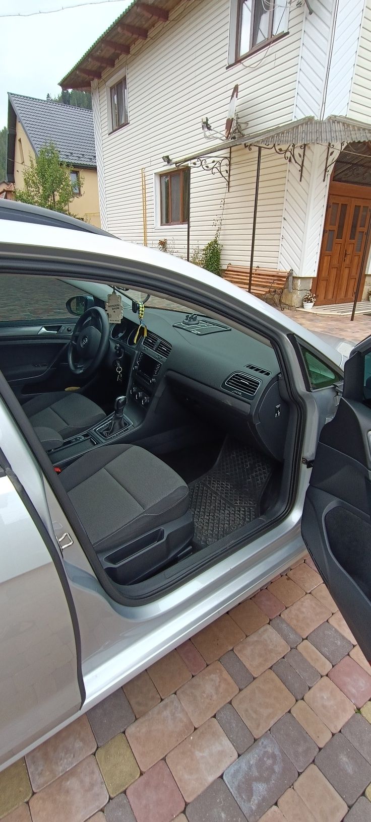 Продам  автомобіль Volkswagen golf 7. 1.6 TDI універсал 2014р автомат