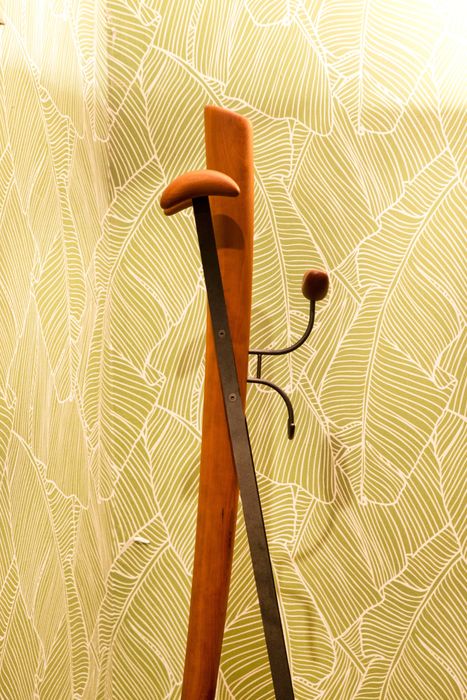 Cabide em Madeira e Aço