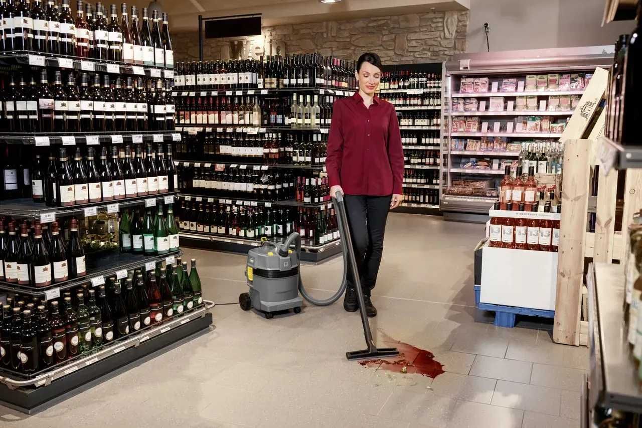Пылесос профессиональный для сухой влажной уборки Karcher NT 22/1 Ap
