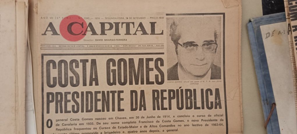 Jornais de 1975 dia de revolução