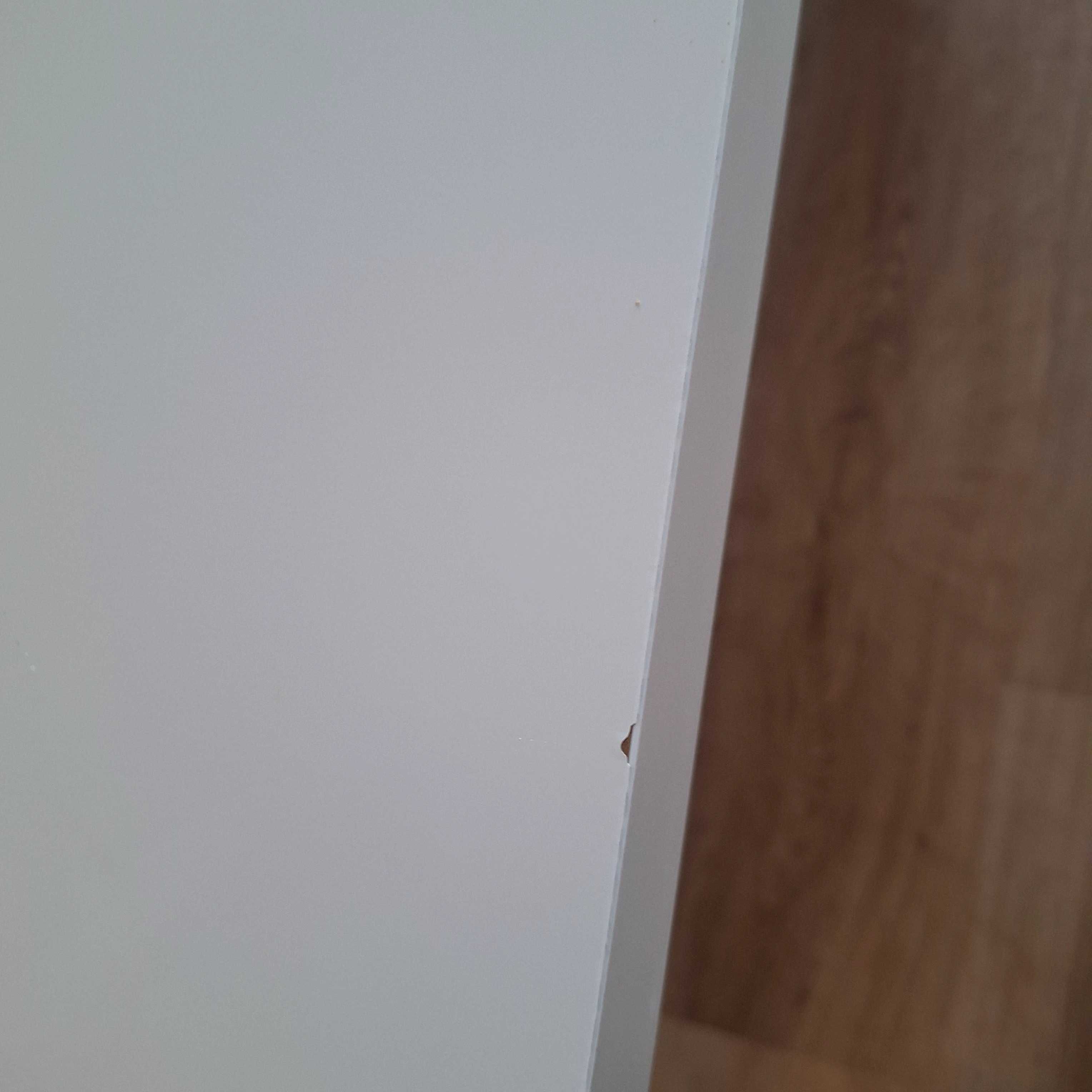 Stolick lack na kółkach