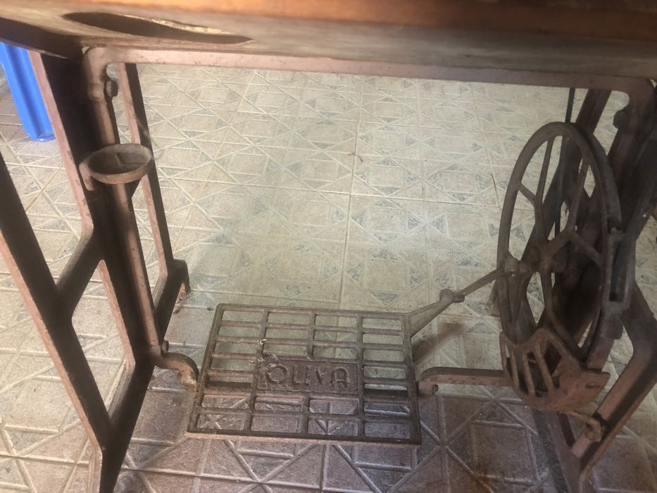 Maquina de costura OLIVA