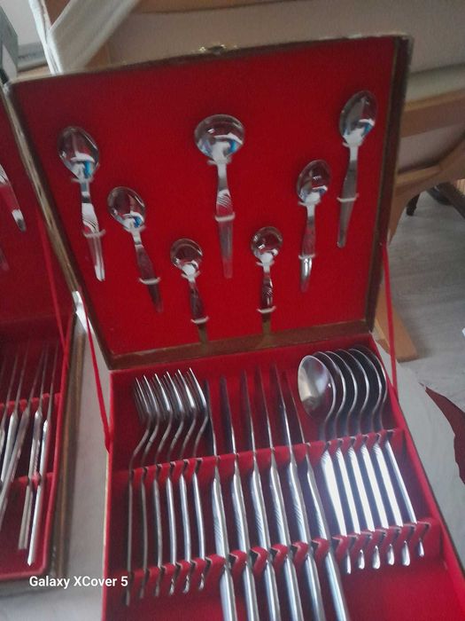 Vendo faqueiro de prata antigo em segunda mão