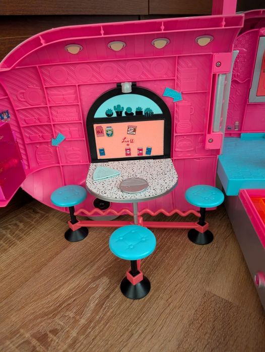 Camper LOL świeci trabi