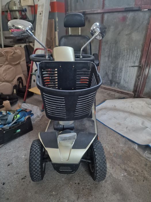 Wózek inwalidzki elektryczny