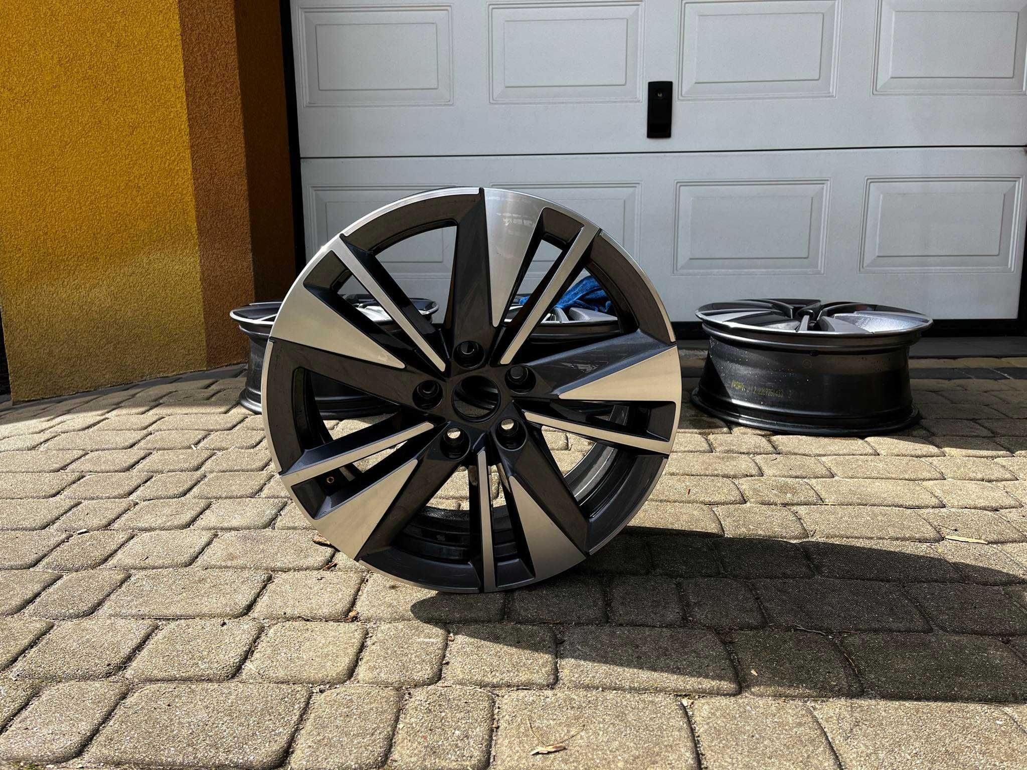 Felgi Aluminiowe Skoda 17 Cali 5x112 - Oryginalne !