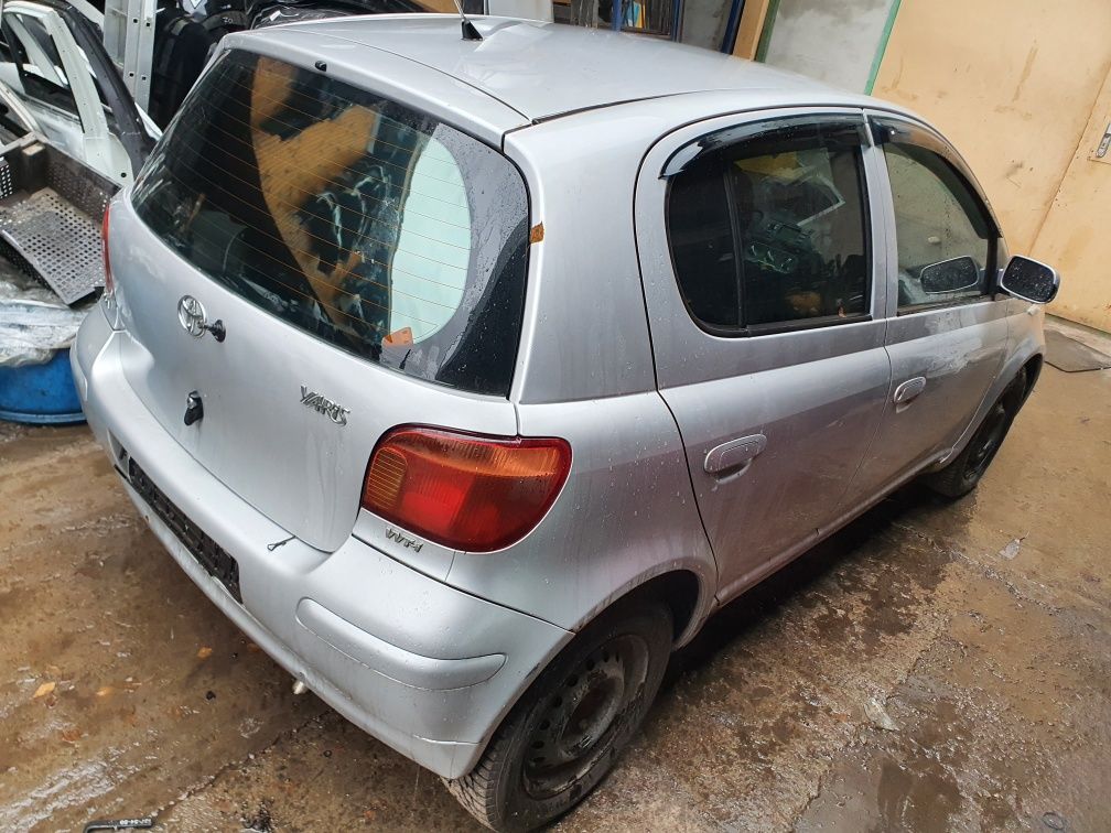 Toyota Yaris 2004 2003 2005 2002 2001 2000 разборка Киев ярис 1 шрот