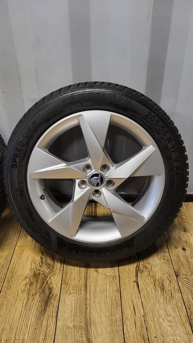 Alufelgi Skoda 17" 5x112 z oponami 205/55 R17 Octavia 3 4 Superb Vw