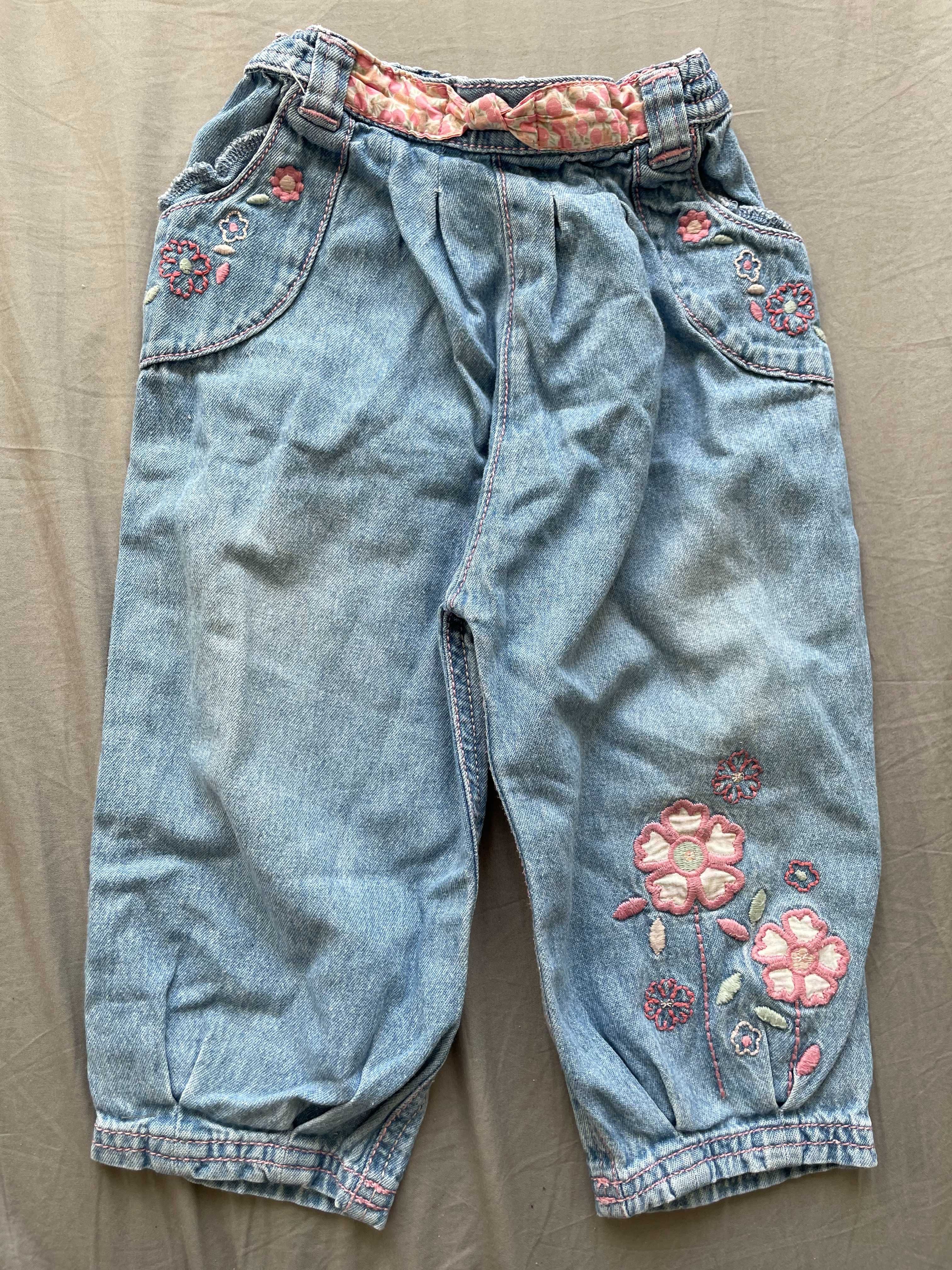 Dwie pary spodni jeans, haft, kwiaty, 86, 12-18M