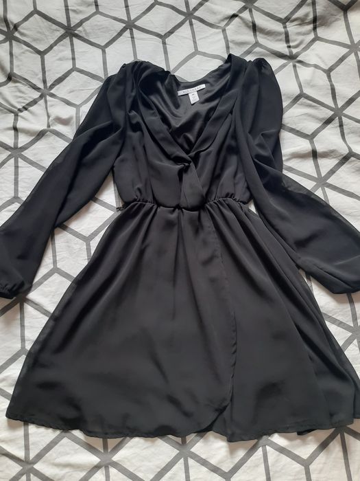 Krótka czarna sukienka tiulowa