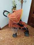 Carrinho de bebé. Casa carro quarto apartamento vivenda garagem.