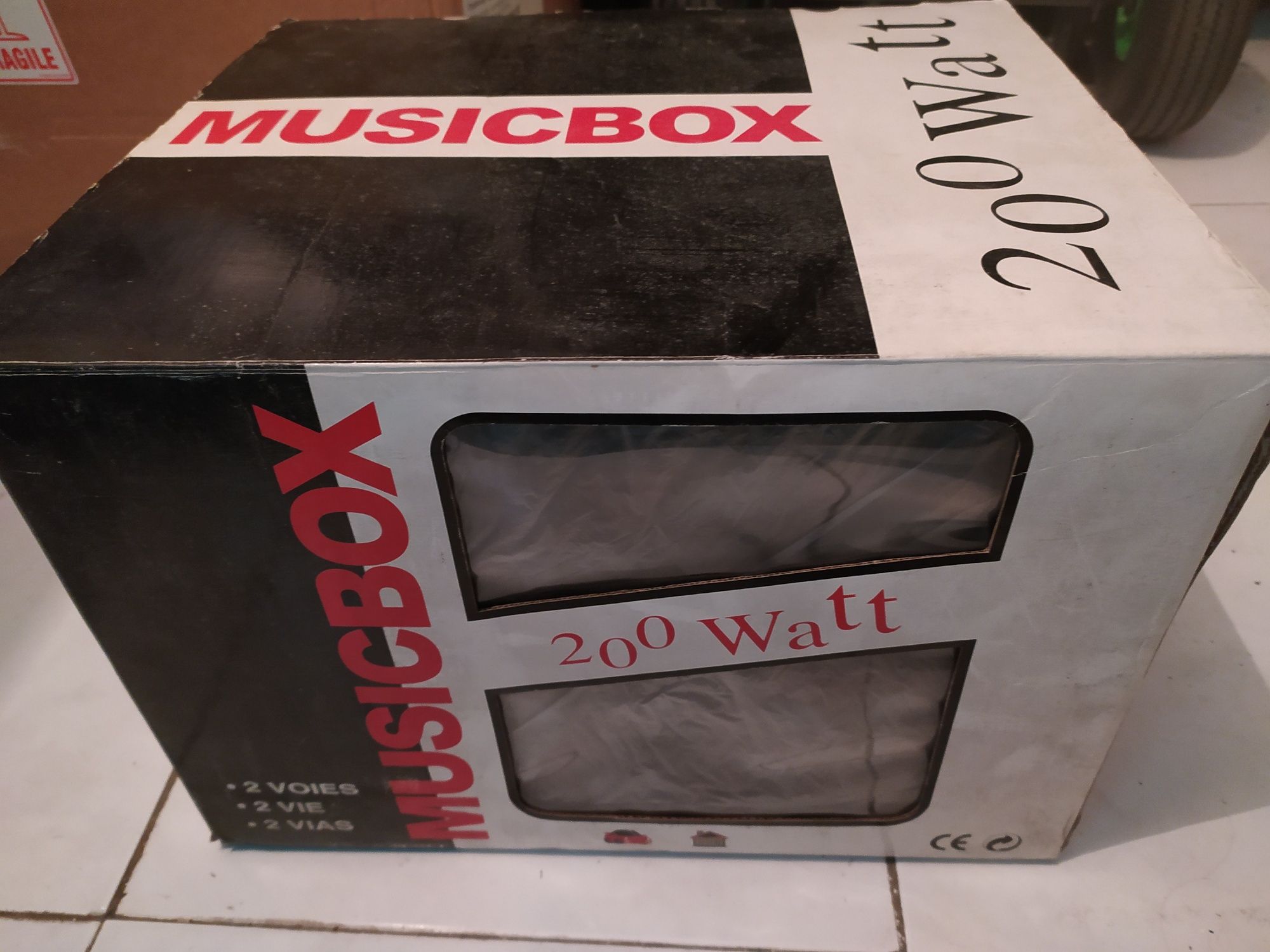 Vendo 2 colunas sem amplificador novas