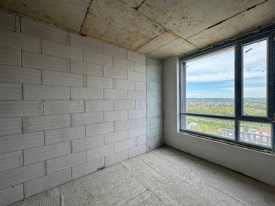 Терміново! Однокімнатна з панорамним видом!