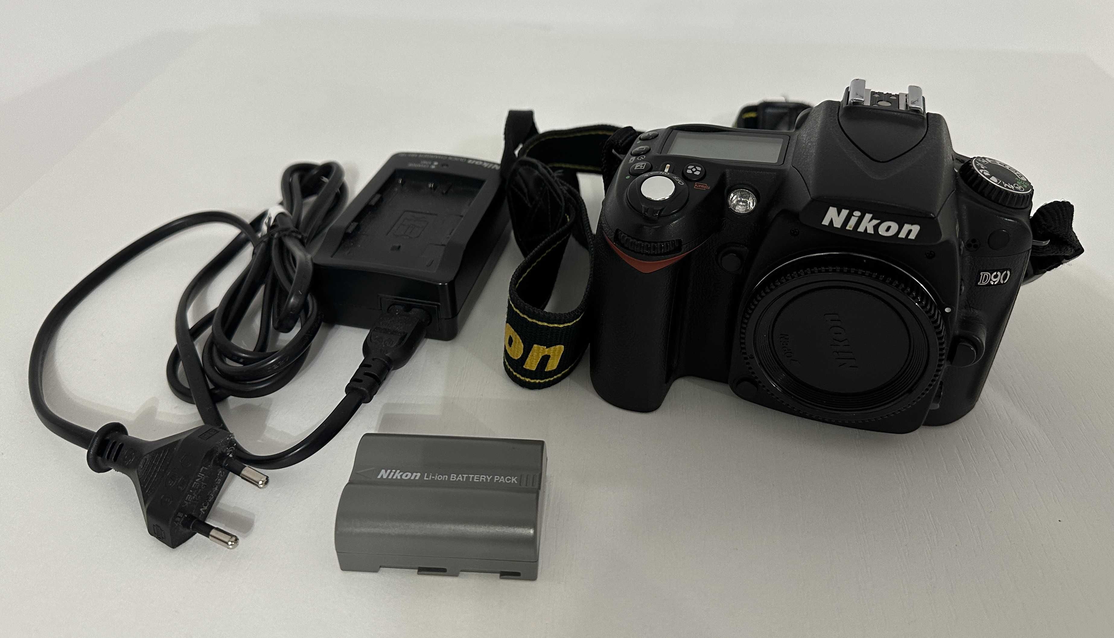 Nikon D90 Nikkor18-105 Nikkor70-300 Lampa Plecak Wiele Dodatków HIT