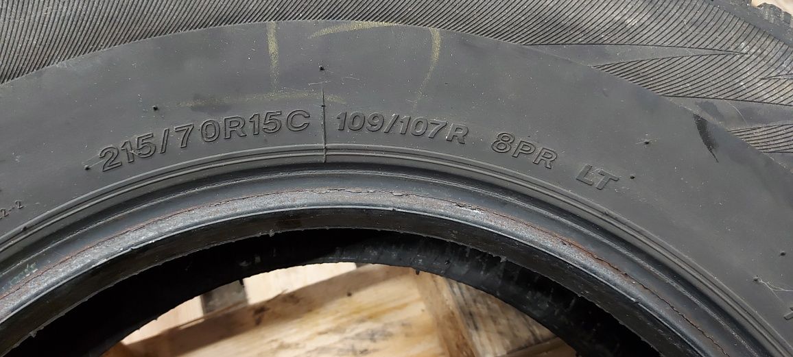 Opony zimowe 215/70/15C LASSA