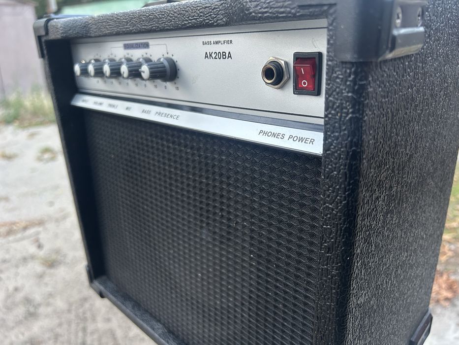 Комбопідсилювач для електрогітари SoundKing  AK20BA