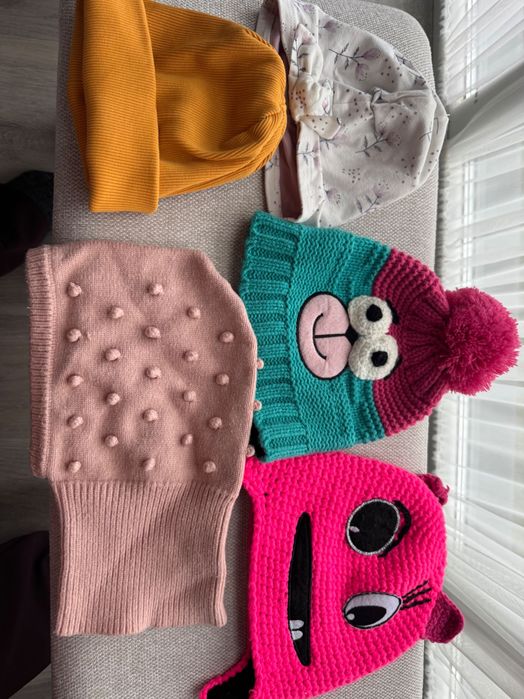 Шапки для дівчинки 48-50 розмір