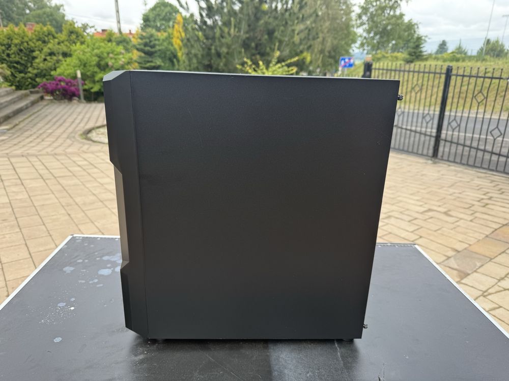 Komputer gamingowy i7-12700F / RX 6600 XT / 16GB RAM / 1TB SSD