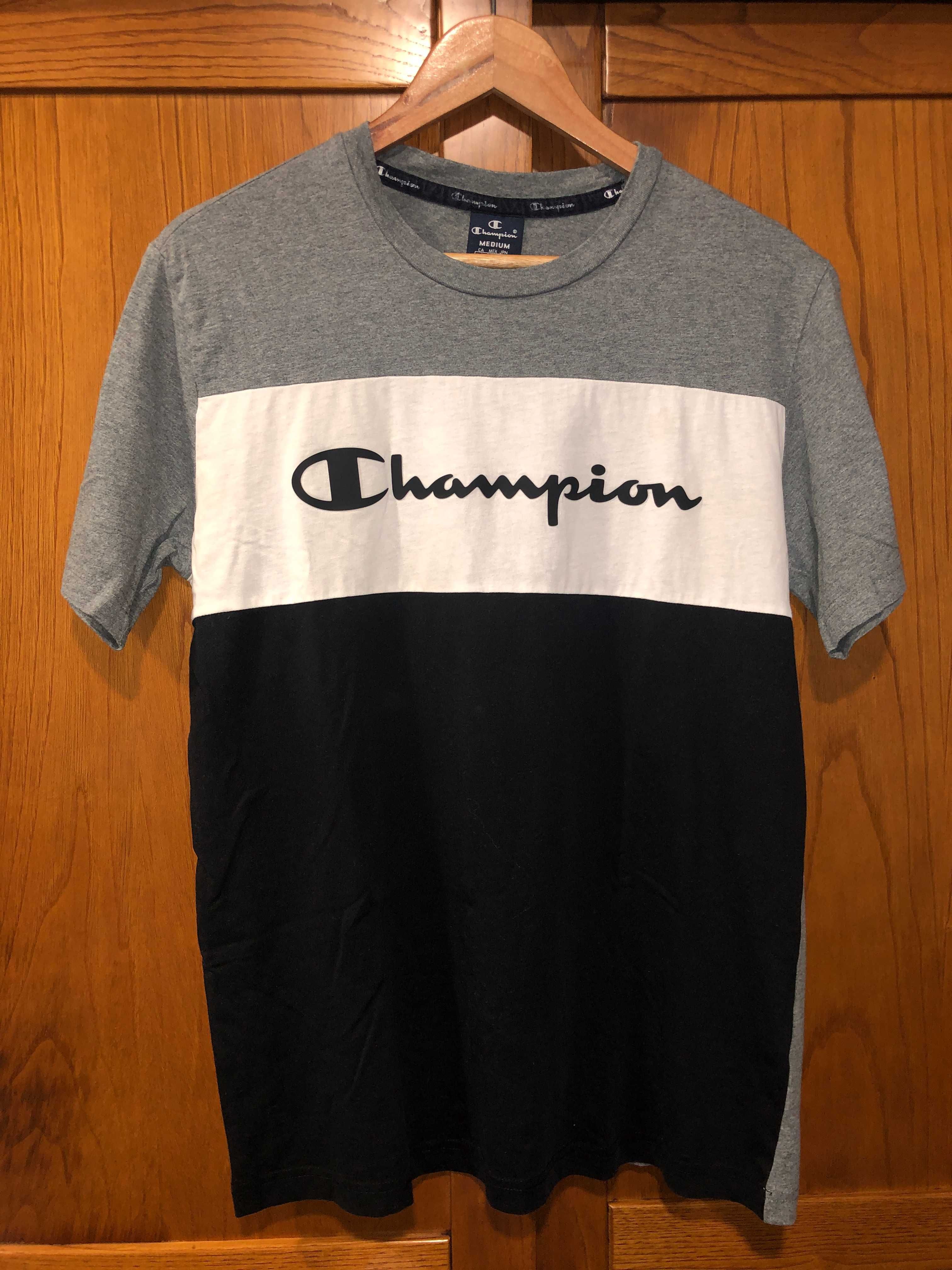 T-Shirt Champion em Cinza