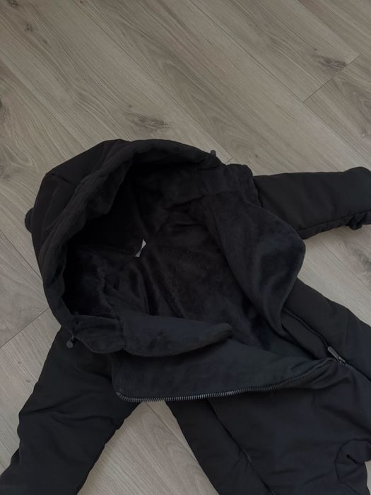 Чорний зимовий комбінезон з закритими ніжками Decoza Moms 74-80 см