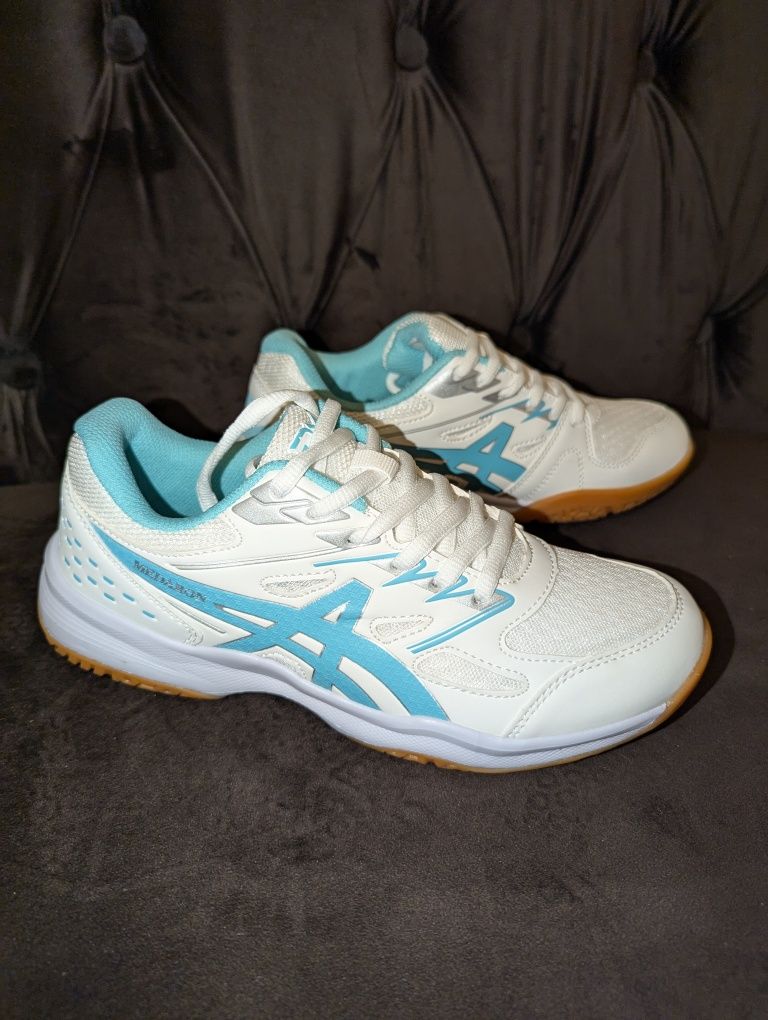 Волейбольні кросівки . ASICS. Нові . 40- 45  розмір .