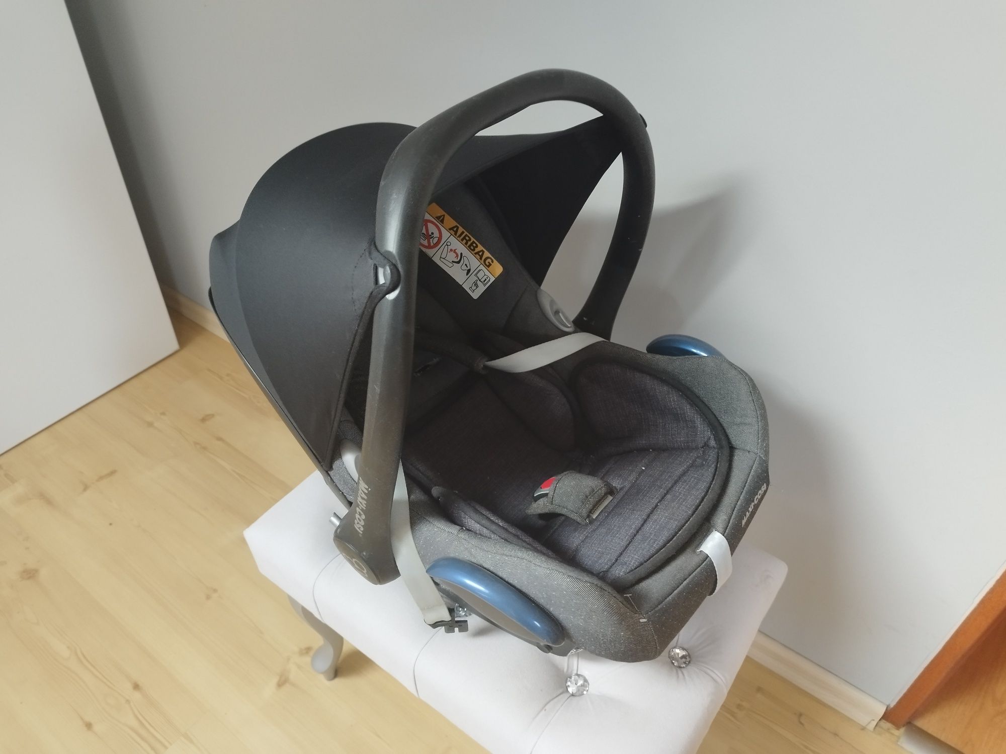 Fotelik Maxi Cosi Cabrio fix ! 0-13 kg.