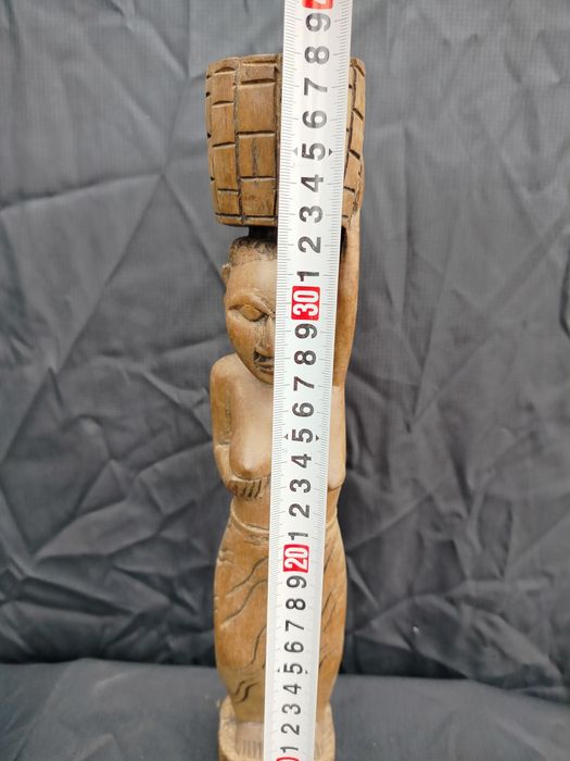 Drewniana afrykańska rzeźba