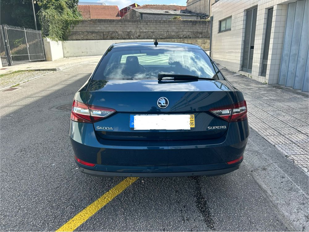 Skoda Superb Limo 2.0Tdi 190cv DSG Style - c/ 145.000kms