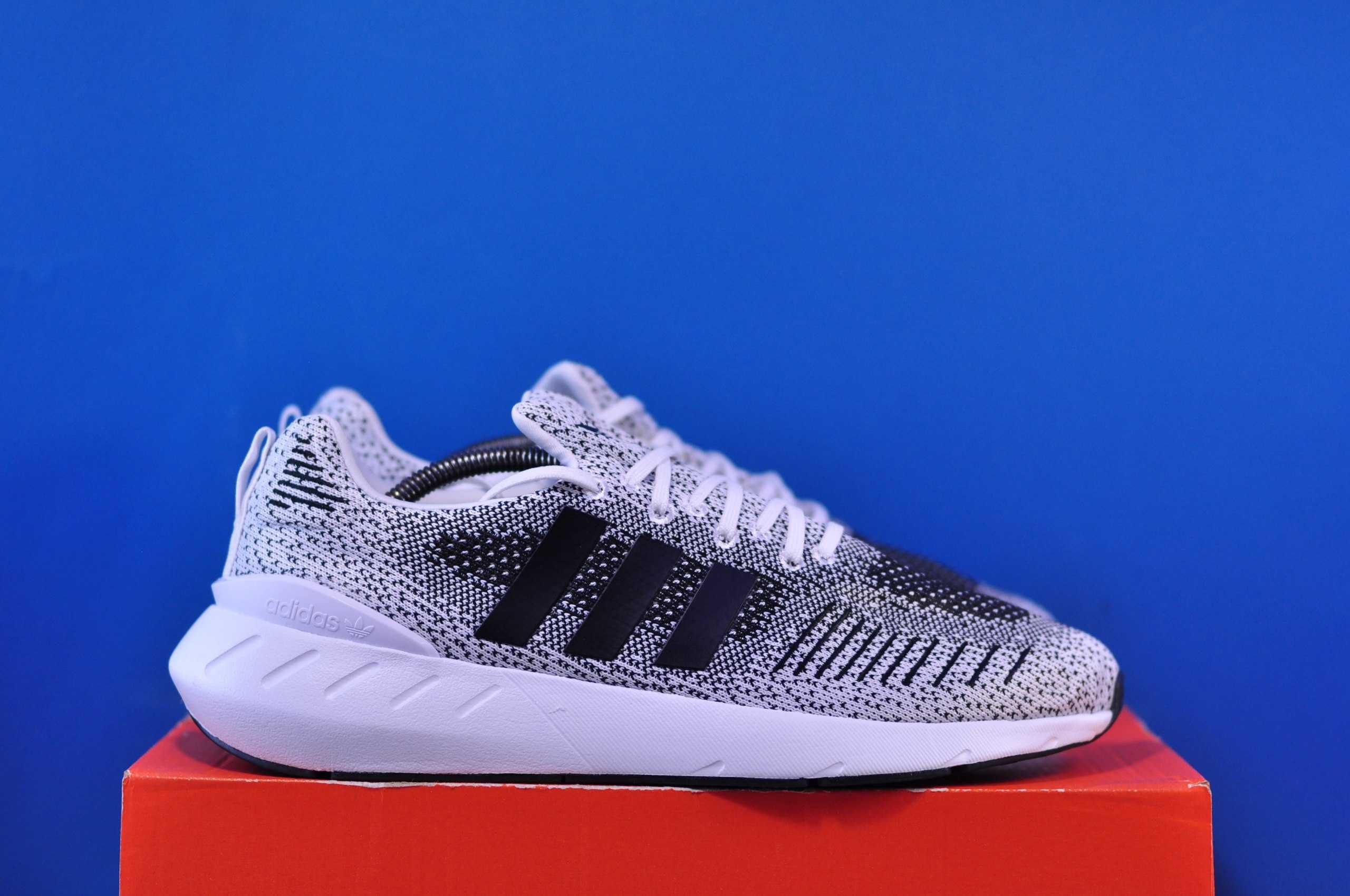 Кросівки Nike City Rep Adidas Swift Run 22  Оригінал