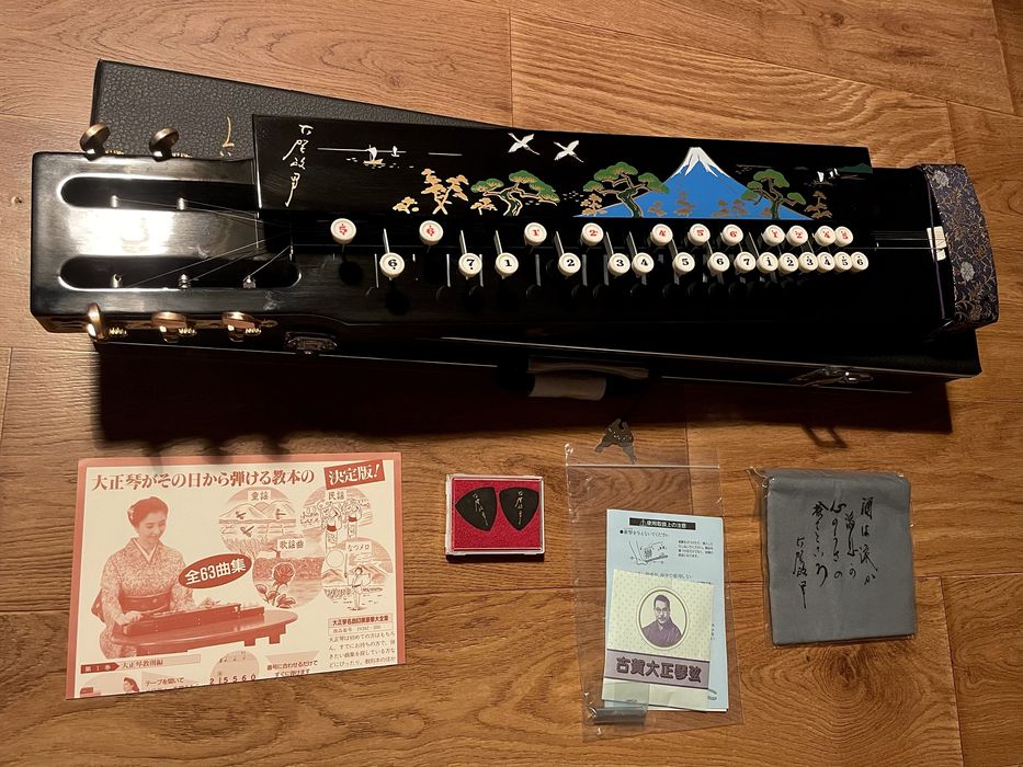 Продам японський струнний інструмент Koga Taishogoto