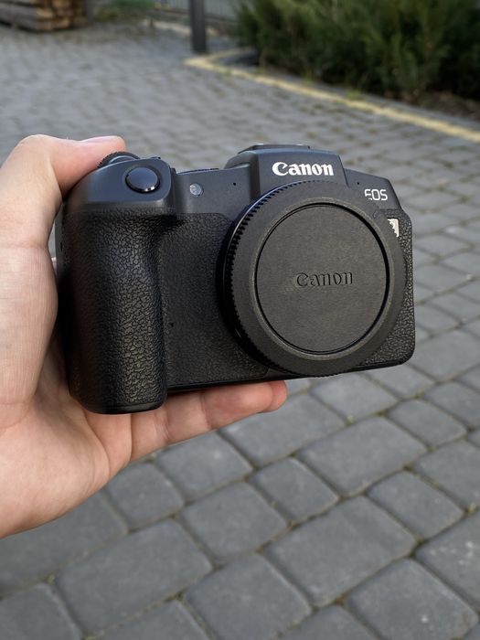 Продам Canon EOS RP