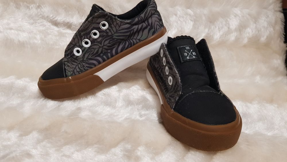 Фірмові дитячі кросівки,кеди 22 розмір